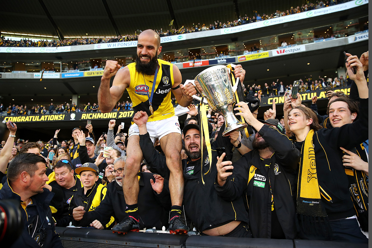 爱游戏中国-赛地聚焦——NBA总决赛国际比赛日热度飙升,皇家社会门线救险,更衣室稳定,年轻球员得到机会的简单介绍-爱游戏中国